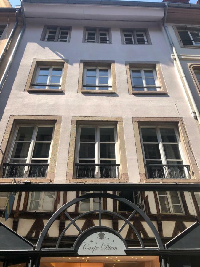 Carpe Diem Home - Au Pied De La Cathedrale Strasbourg Bagian luar foto